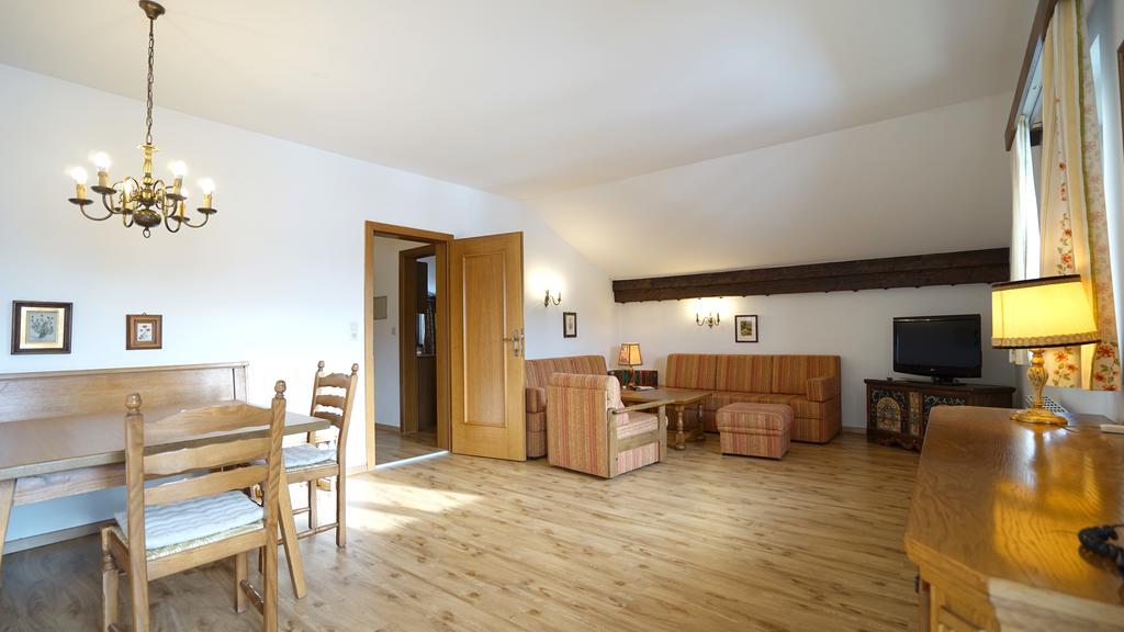 Landhaus Frenes Apartments Seefeld in Tirol Room photo