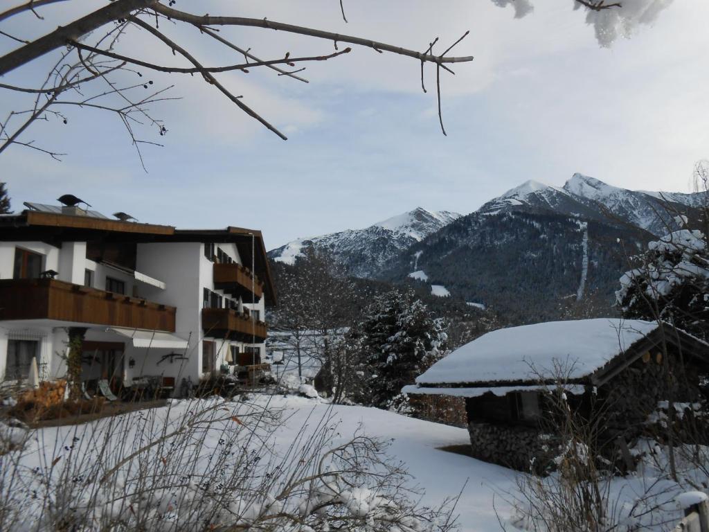 Landhaus Frenes Apartments Seefeld in Tirol Exterior photo